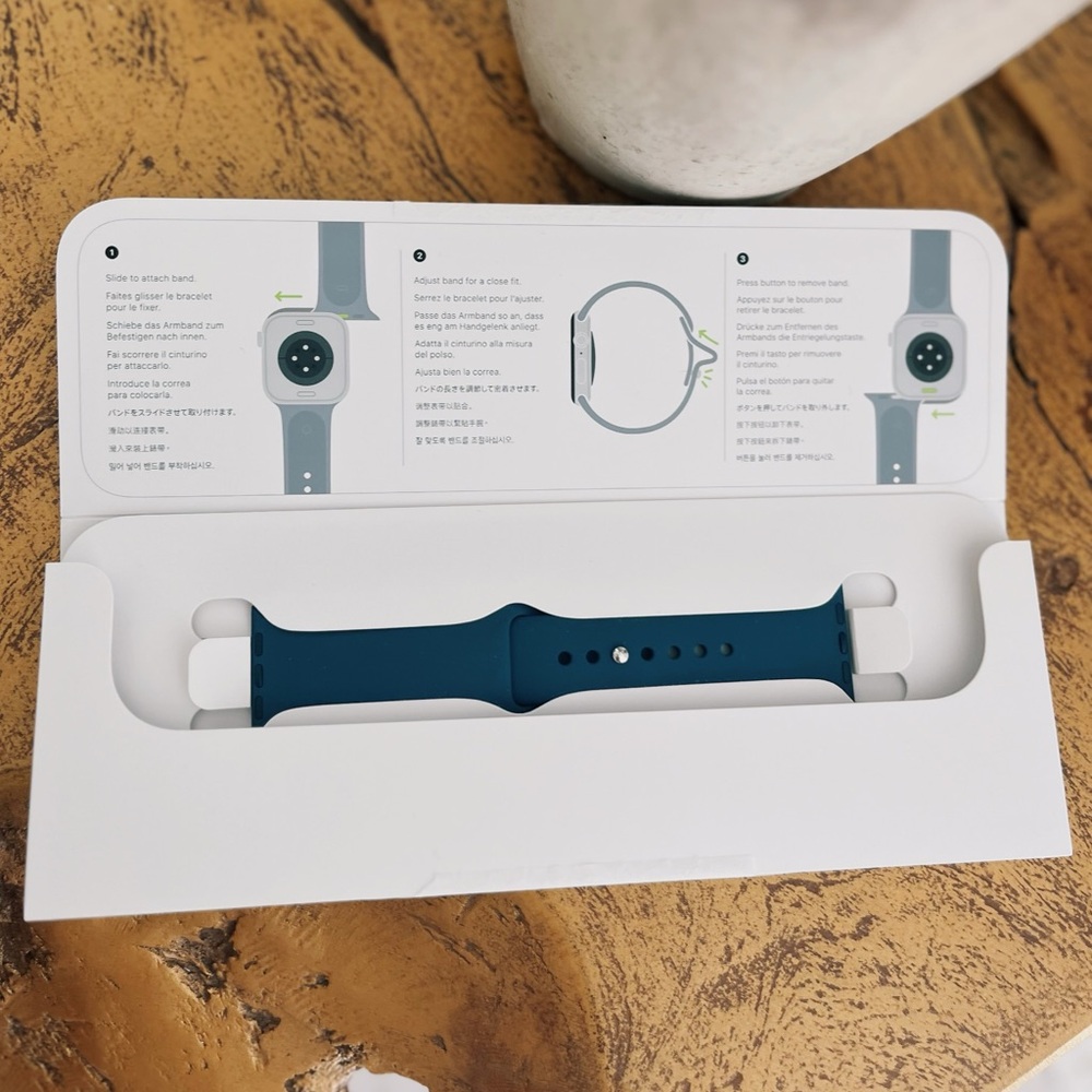 NIB📱APPLE WATCH DENIM SPORT BAND
